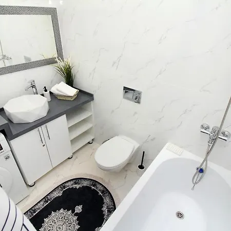 Great Cozy Apt In The Heart Of The City Tu116 阿拉木图 外观 照片
