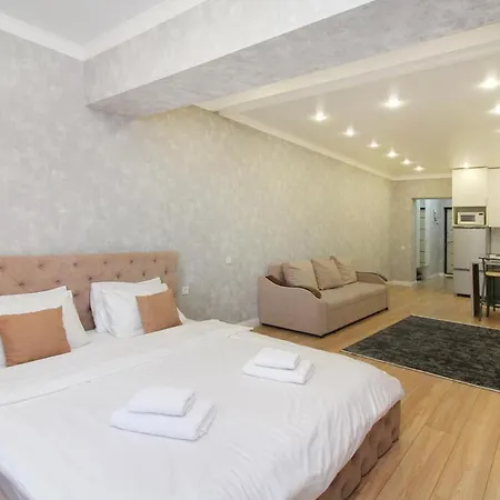 Great Cozy Apt In The Heart Of The City Tu116 阿拉木图 外观 照片