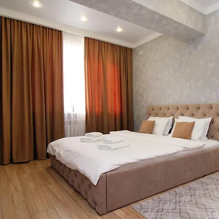 Great Cozy Apt In The Heart Of The City Tu116 阿拉木图 外观 照片