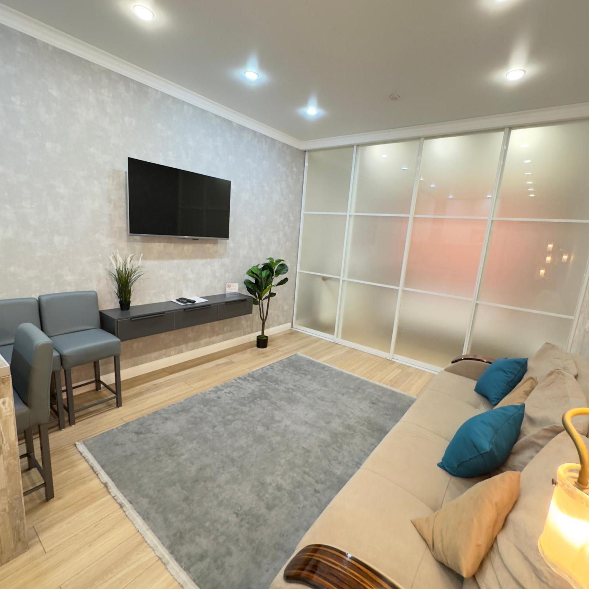 Great Cozy In The Heart Of The Tu116 Almaty